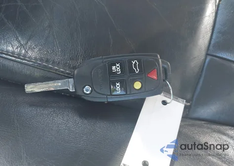 2013 Volvo Xc90 3.2/3.2 Platinum/3.2 Premier Plus z USA, uszkodzony, nr VIN YV4952CZ9D1640977